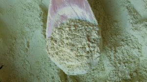 ผงทานาคา พม่า สมุนไพรขัดผิว เพื่อความงาม ลดสิว ลดความมัน